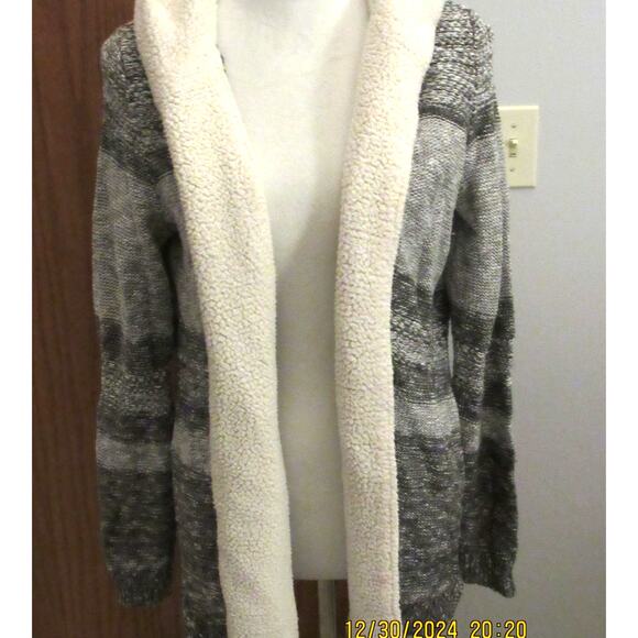 Long Grey Sweater - Size Medium - Picture 1 of 6